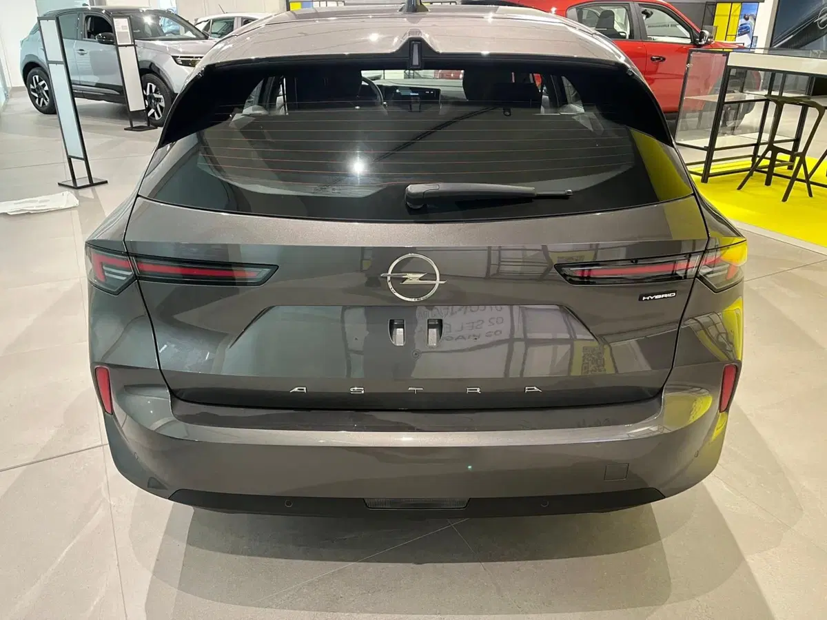 Opel Astra Station Wagon nuova a Milano (8)