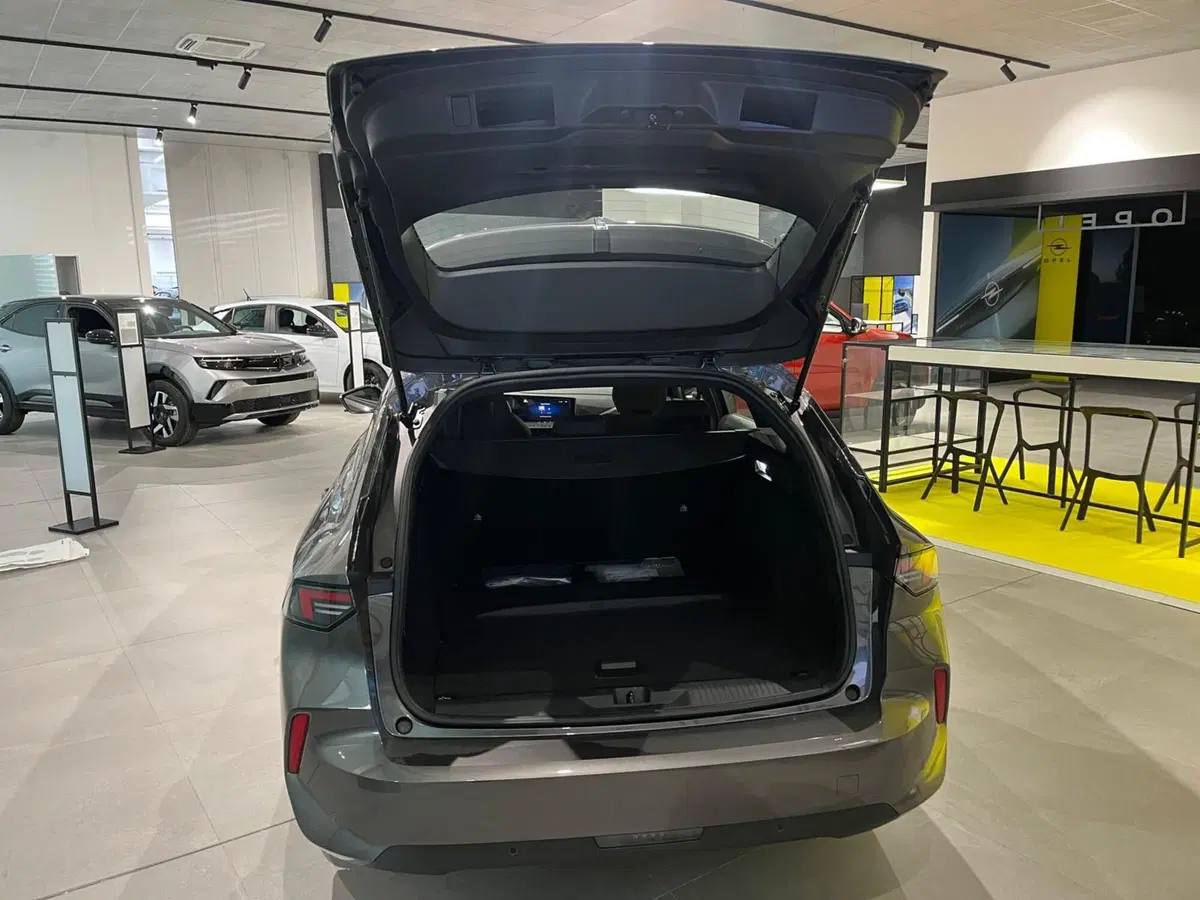 Opel Astra Station Wagon nuova a Milano (9)