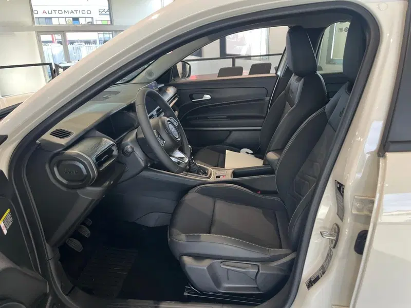 Jeep Avenger nuova a Milano (11)