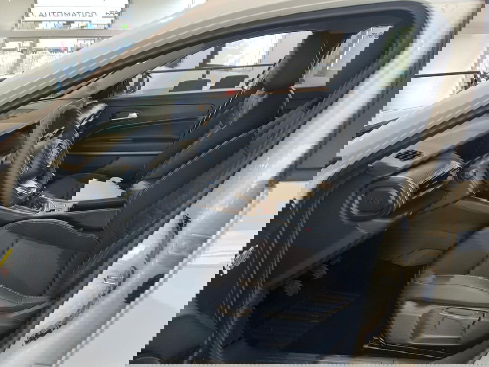 Jeep Avenger nuova a Milano (11)