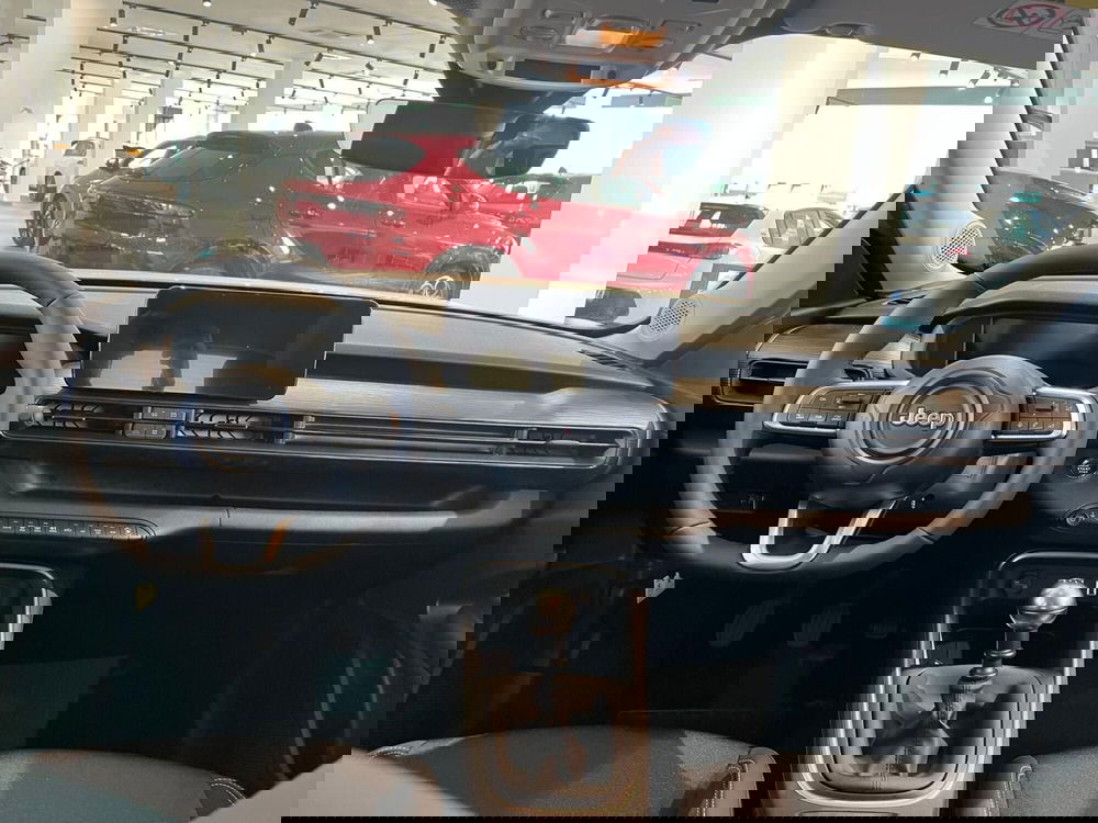 Jeep Avenger nuova a Milano (15)