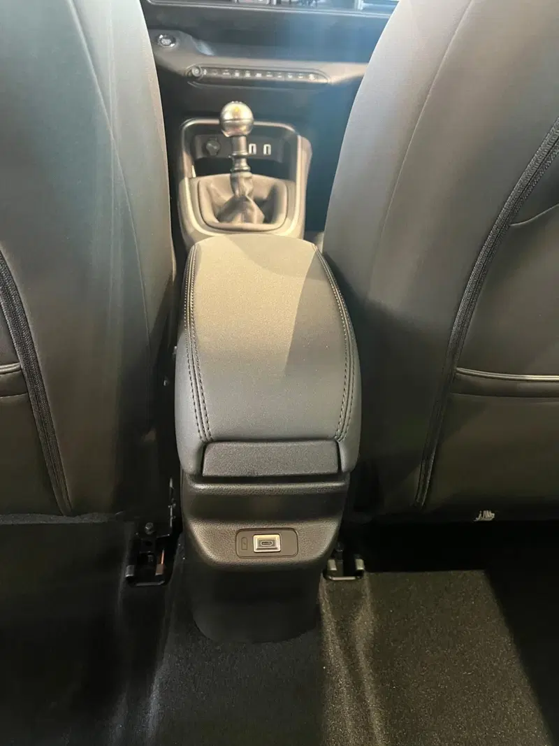 Jeep Avenger nuova a Milano (18)