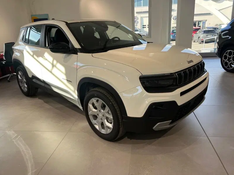Jeep Avenger nuova a Milano (3)