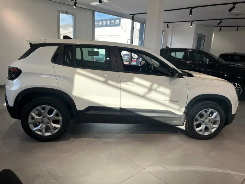Jeep Avenger nuova a Milano (4)