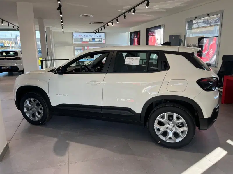 Jeep Avenger nuova a Milano (5)