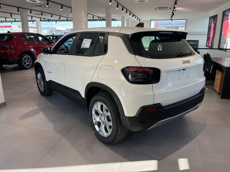 Jeep Avenger nuova a Milano (6)