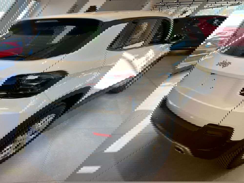 Jeep Avenger nuova a Milano (7)