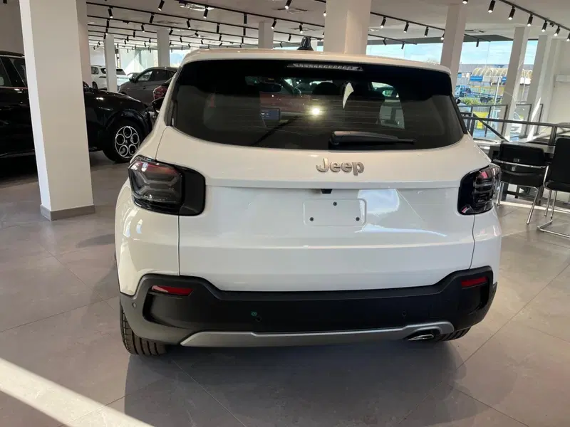 Jeep Avenger nuova a Milano (8)