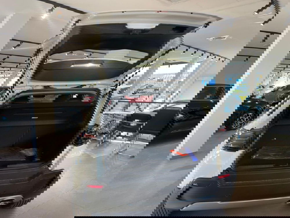 Jeep Avenger nuova a Milano (9)