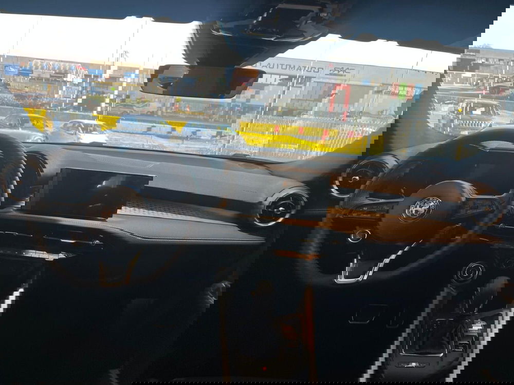 Alfa Romeo Tonale nuova a Milano (15)