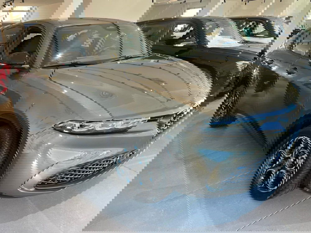 Alfa Romeo Tonale nuova a Milano (3)