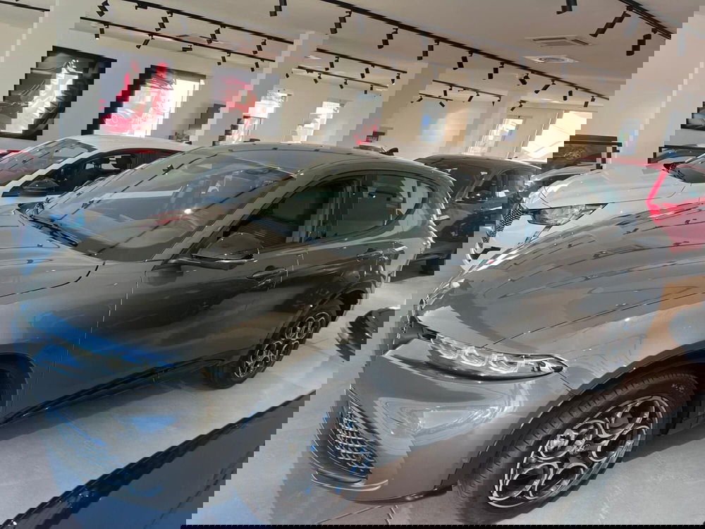 Alfa Romeo Tonale nuova a Milano (4)