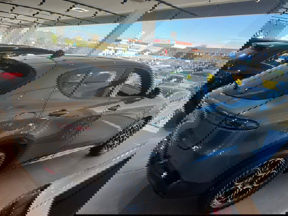 Alfa Romeo Tonale nuova a Milano (6)