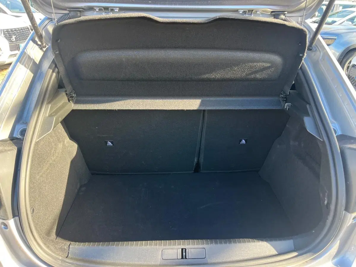 Peugeot 208 usata a Milano (11)