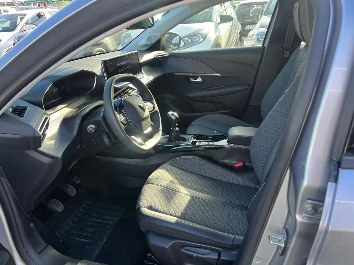 Peugeot 208 usata a Milano (12)