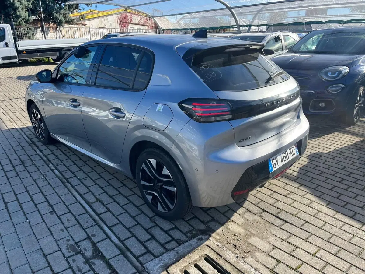 Peugeot 208 usata a Milano (8)