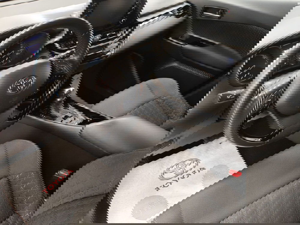Toyota Toyota C-HR usata a Frosinone (12)