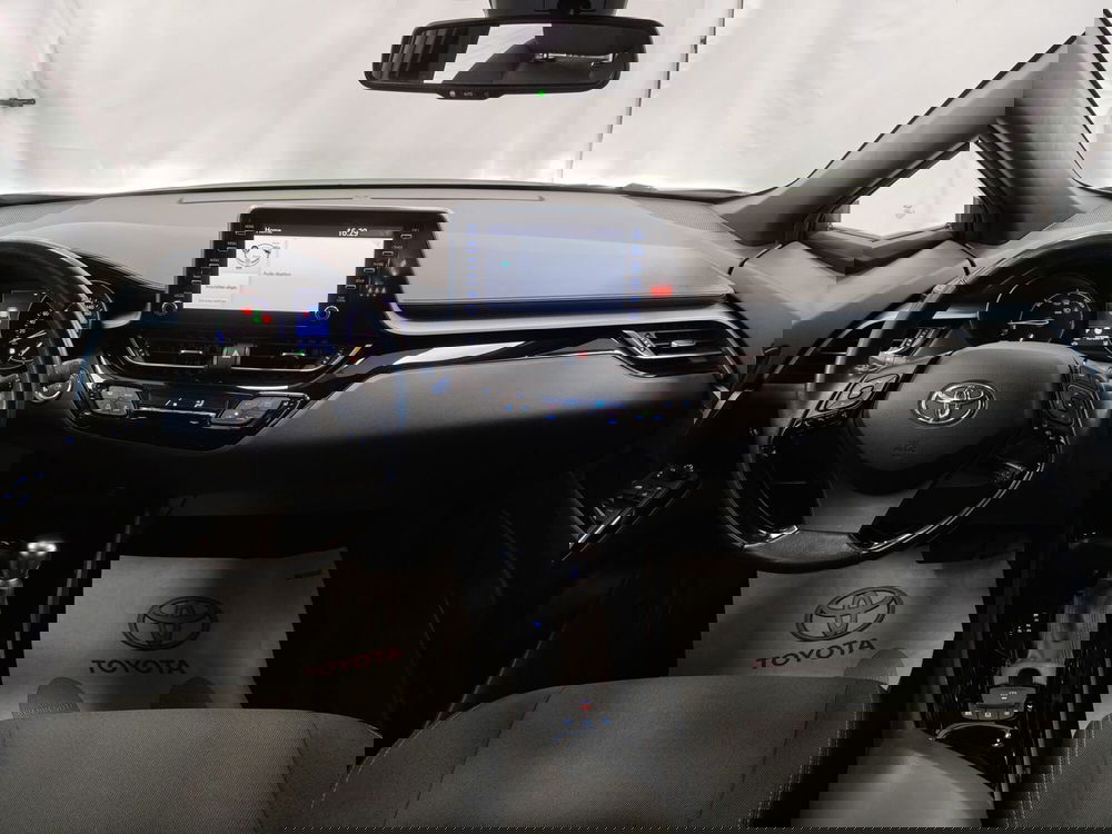 Toyota Toyota C-HR usata a Frosinone (9)