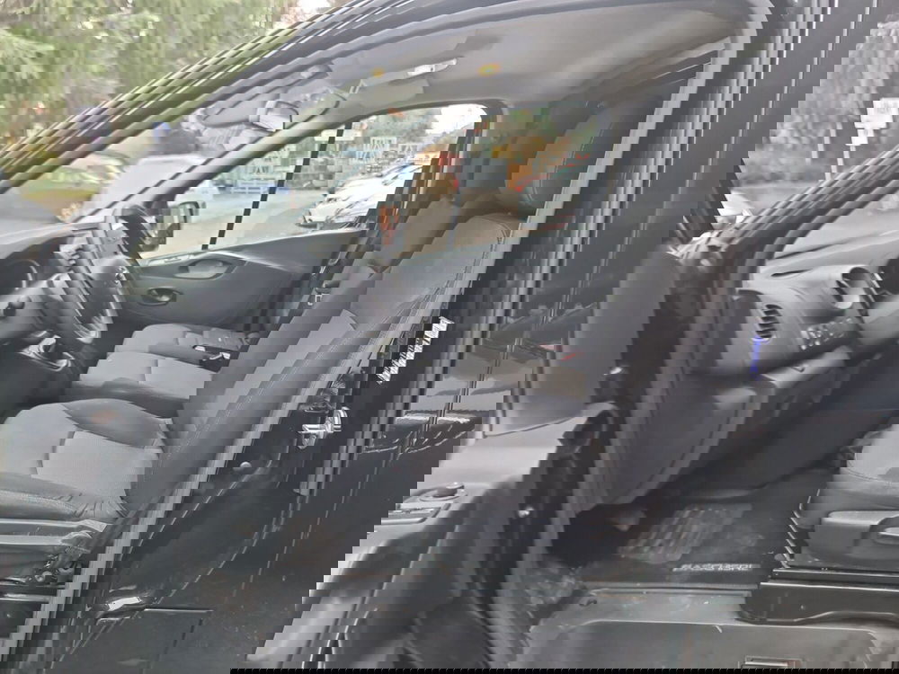 Nissan NV300 Furgone usata a Bologna (8)