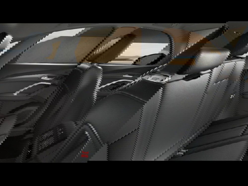 Audi Q5 Sportback nuova a Pisa (10)