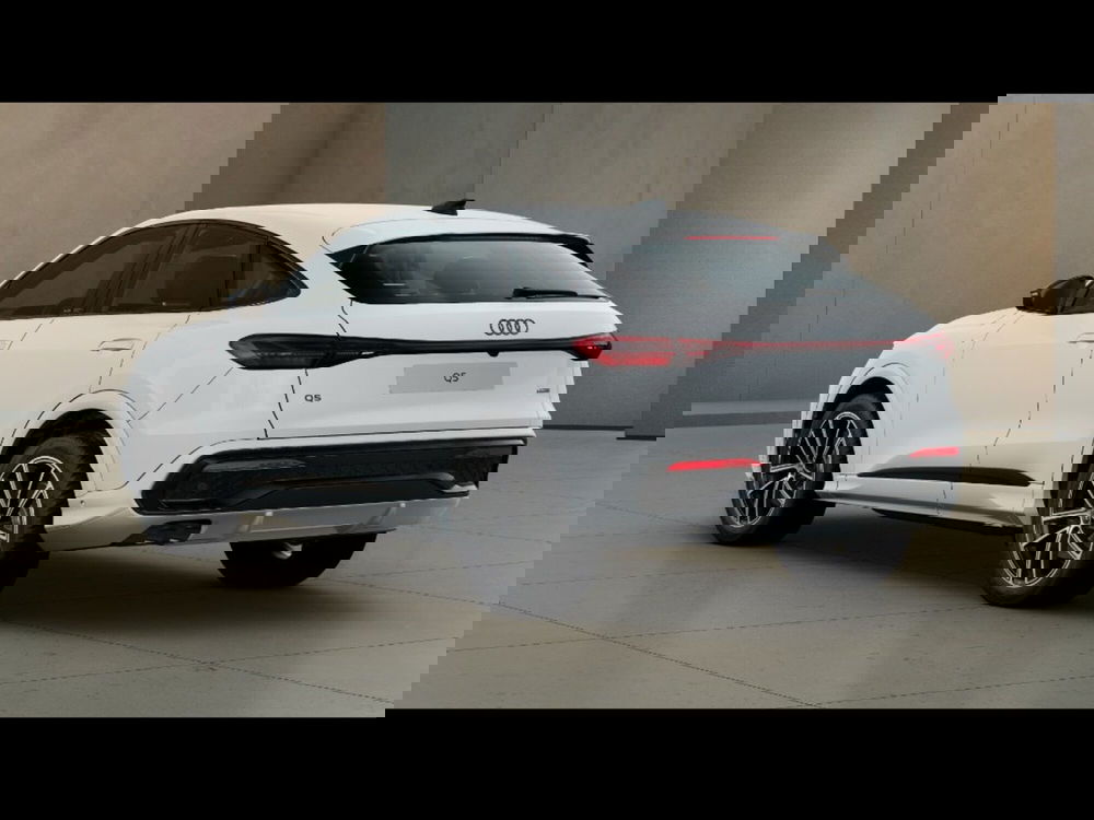 Audi Q5 Sportback nuova a Pisa (3)