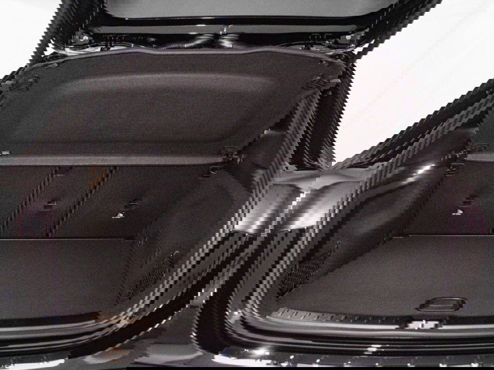 Mercedes-Benz GLA SUV nuova a Macerata (10)