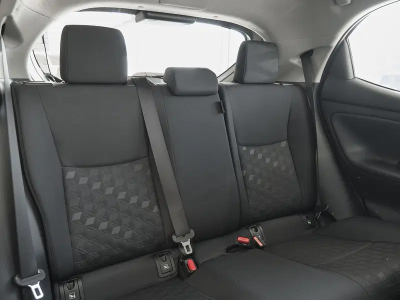 Mazda Mazda2 Hybrid nuova a Prato (15)