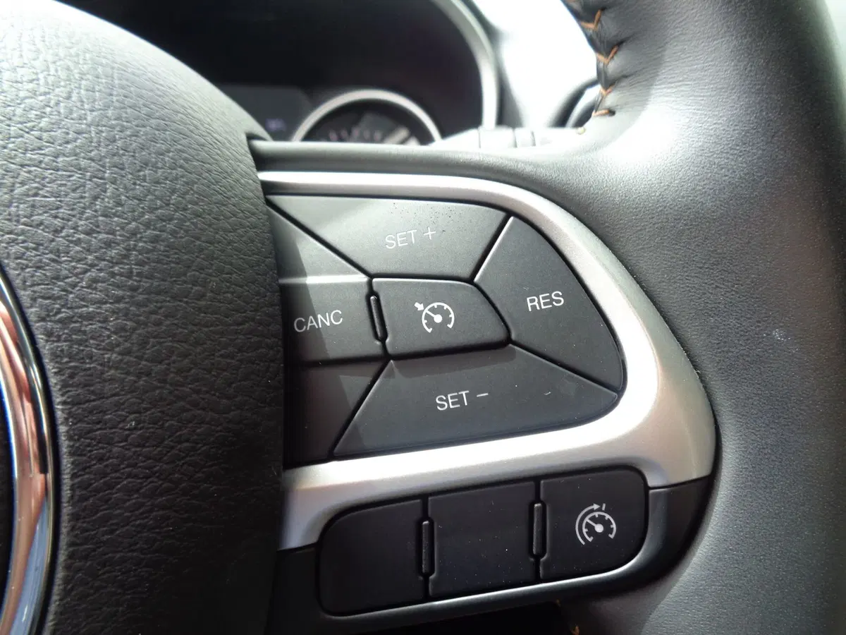 Jeep Compass usata a Belluno (11)