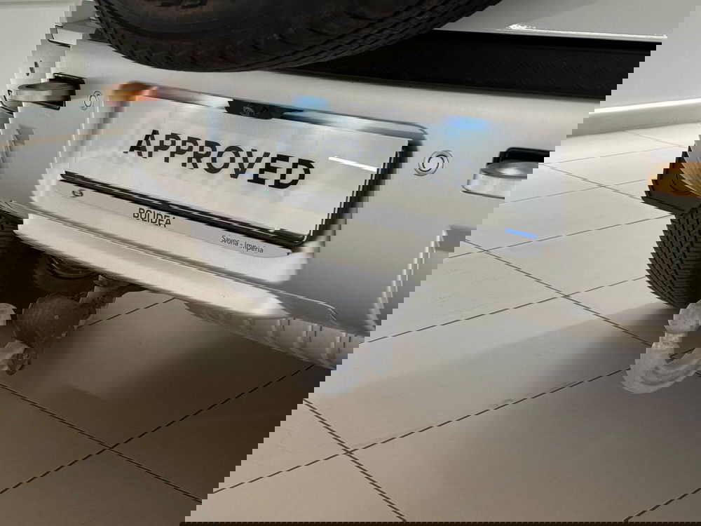 Land Rover Defender usata a Savona (12)