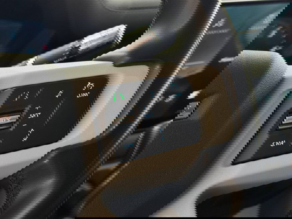 Land Rover Defender usata a Savona (13)