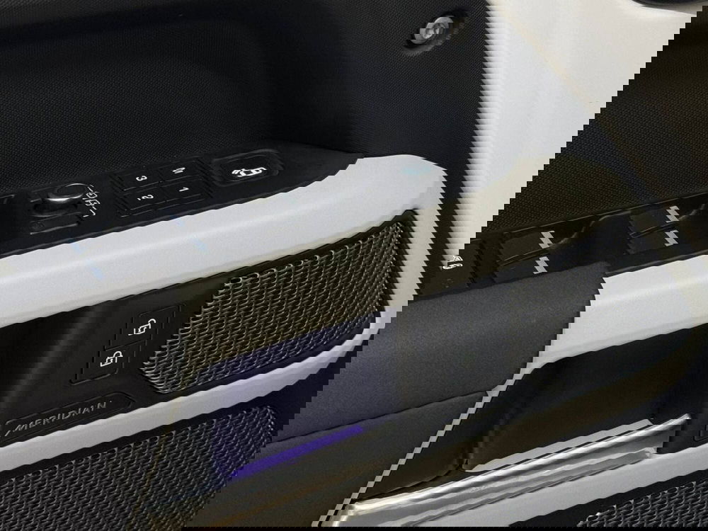 Land Rover Defender usata a Savona (15)