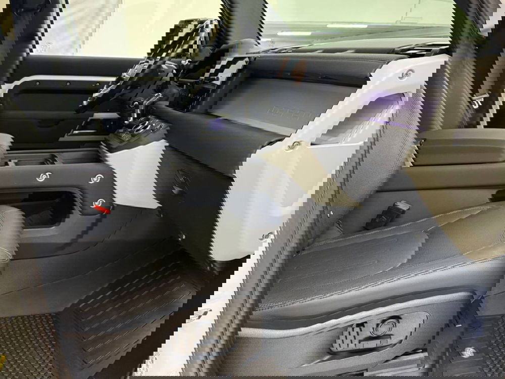 Land Rover Defender usata a Savona (3)