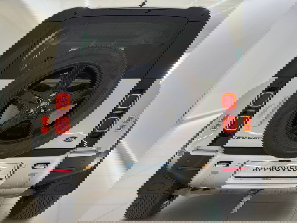 Land Rover Defender usata a Savona (7)