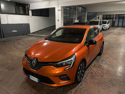 Renault Clio TCe 90 CV 5 porte Techno del 2023 usata a Milano