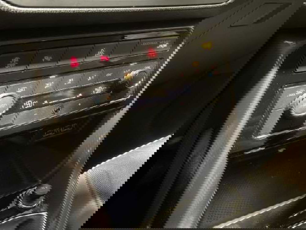 Volkswagen T-Cross usata a Pistoia (15)