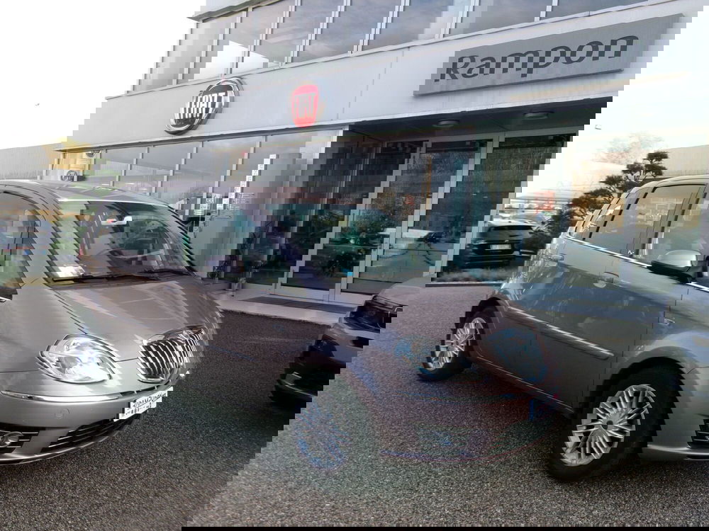 Lancia Musa usata a Venezia (6)