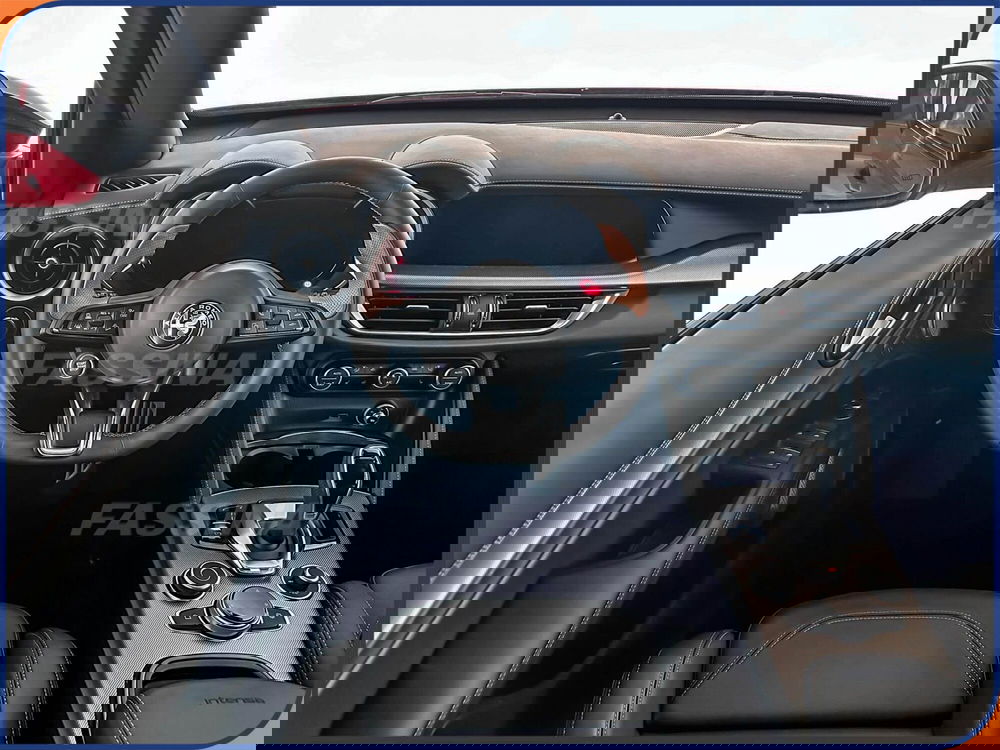 Alfa Romeo Stelvio nuova a Milano (10)