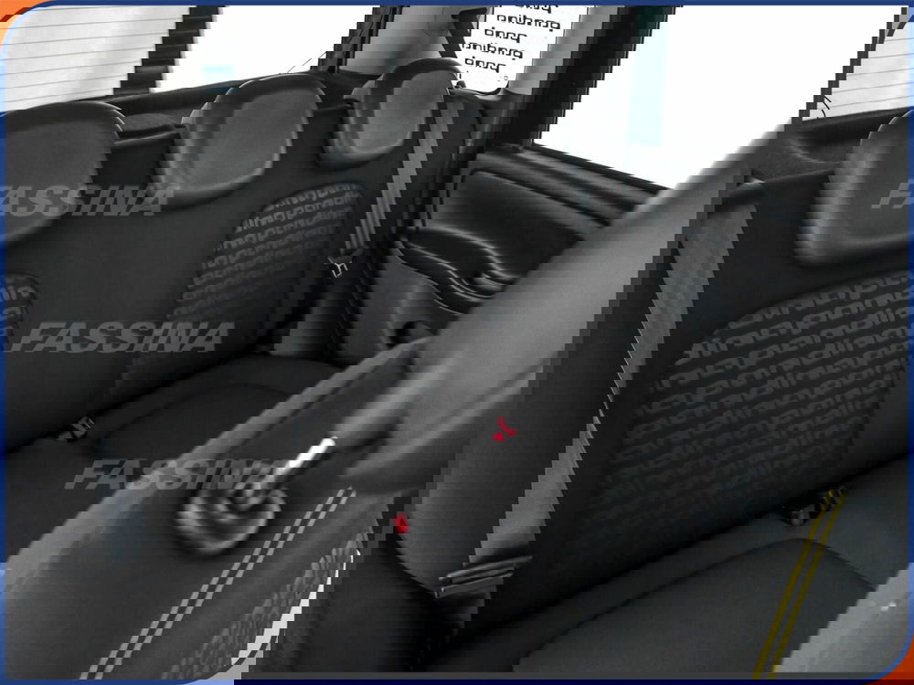 Fiat Panda Cross nuova a Milano (12)