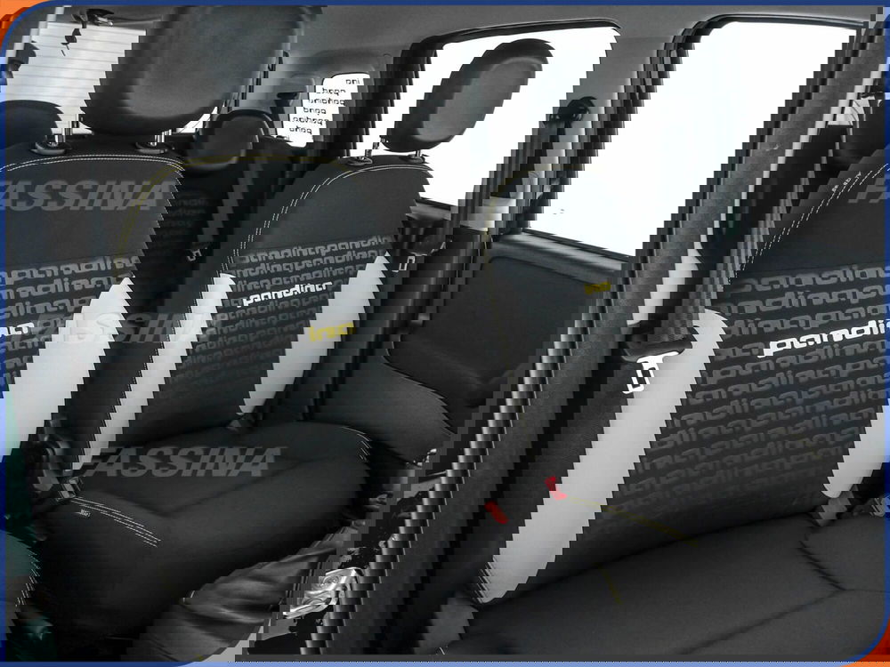 Fiat Panda Cross nuova a Milano (13)