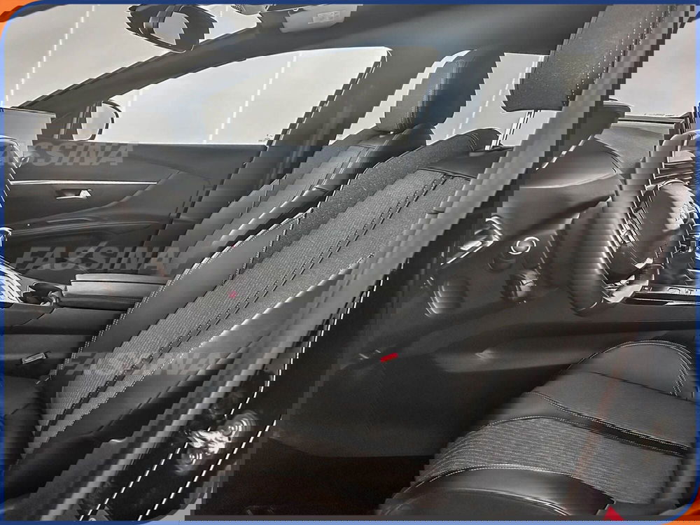 Peugeot 5008 usata a Milano (8)