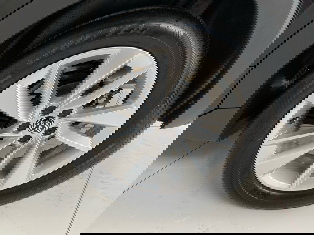 Volkswagen T-Cross nuova a Lodi (10)