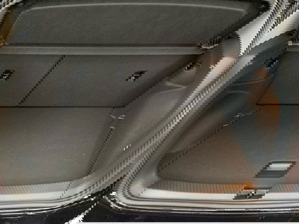 Volkswagen T-Cross nuova a Lodi (9)