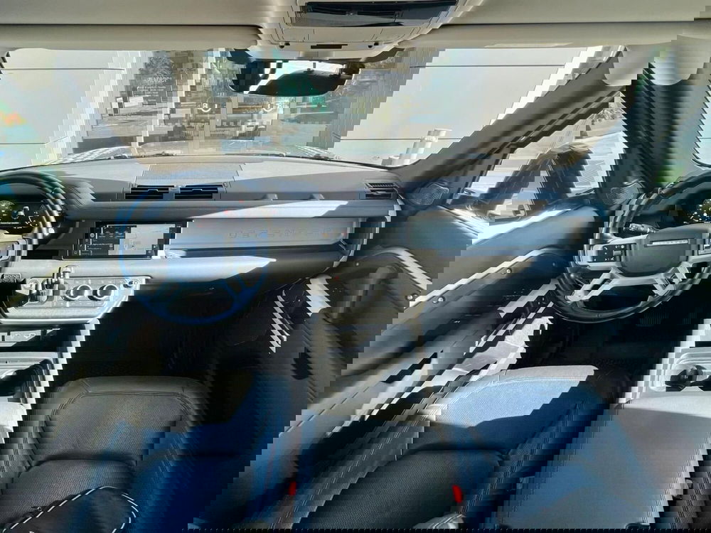 Land Rover Defender usata a Bari (4)