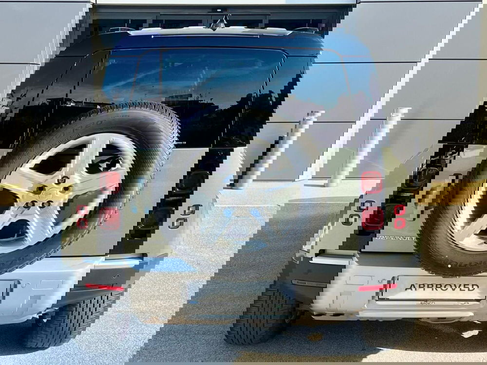 Land Rover Defender usata a Bari (7)