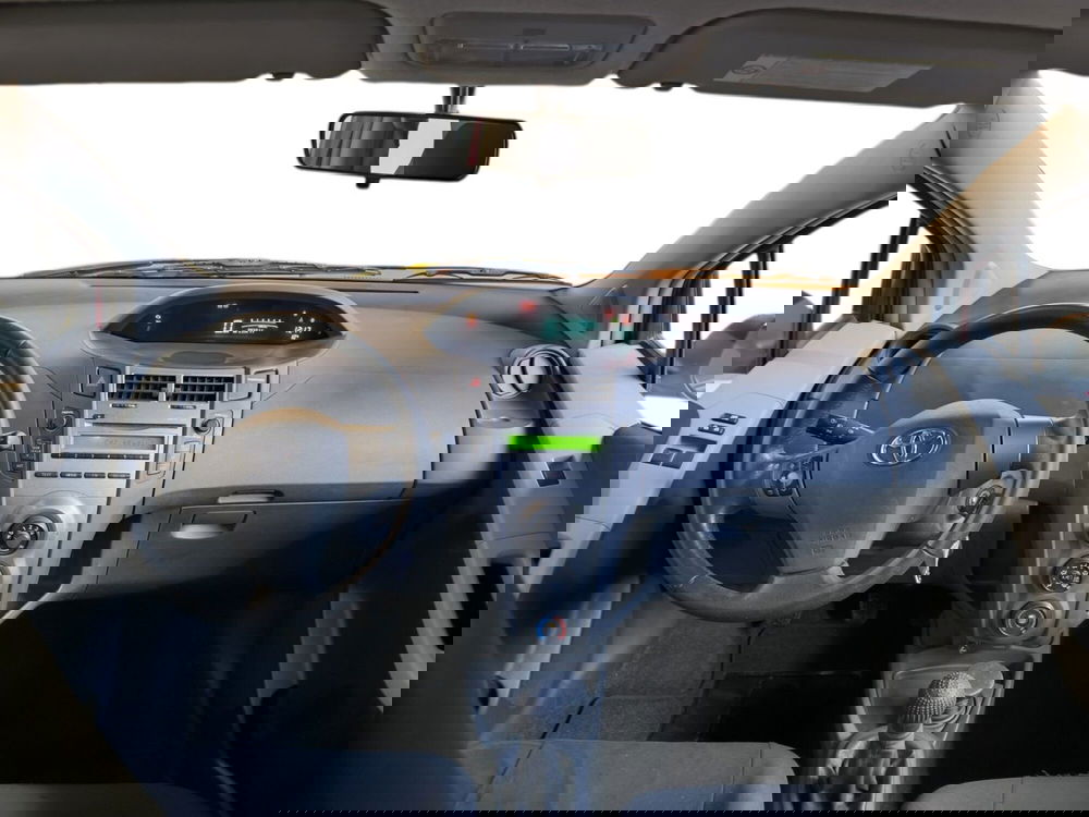 Toyota Yaris usata a Udine (10)