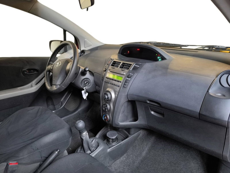 Toyota Yaris usata a Udine (11)