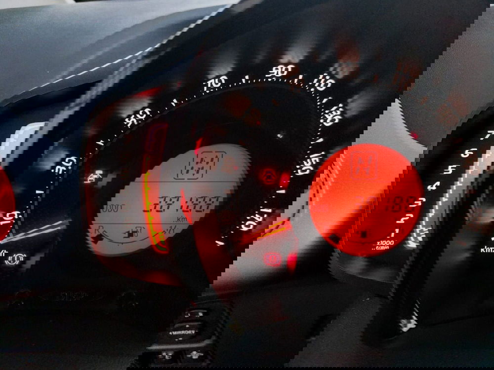 Toyota Aygo X usata a Pavia (12)