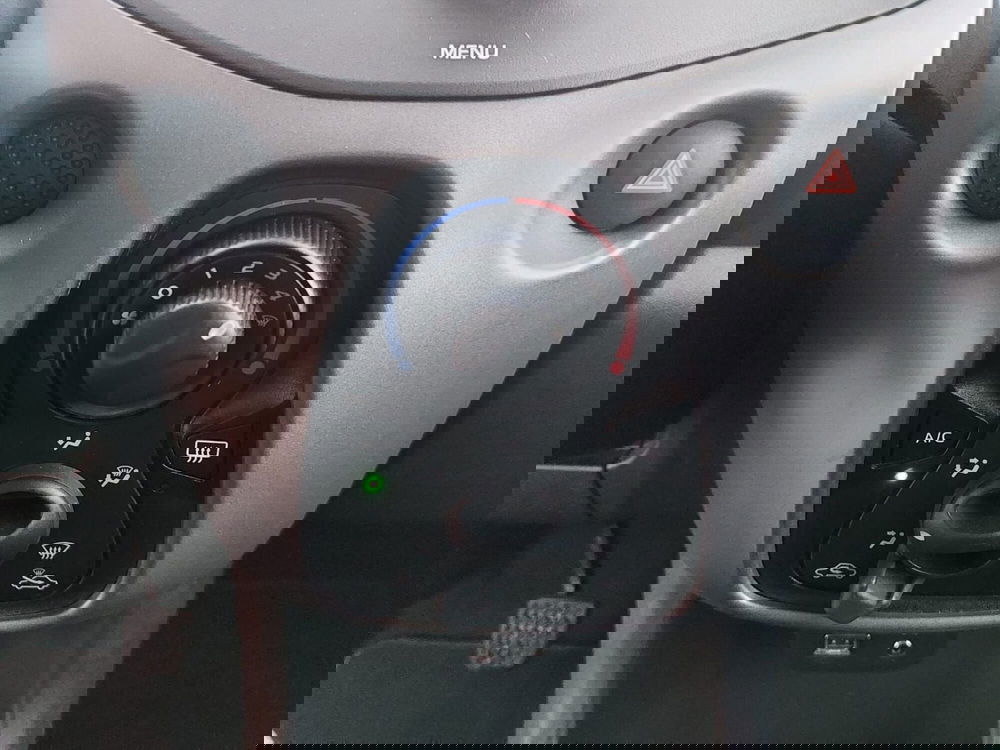 Toyota Aygo X usata a Pavia (7)