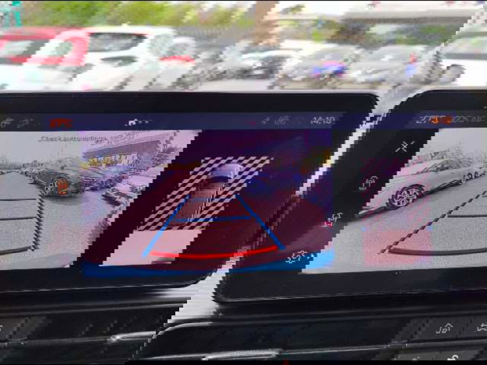 Jeep Avenger nuova a Roma (13)