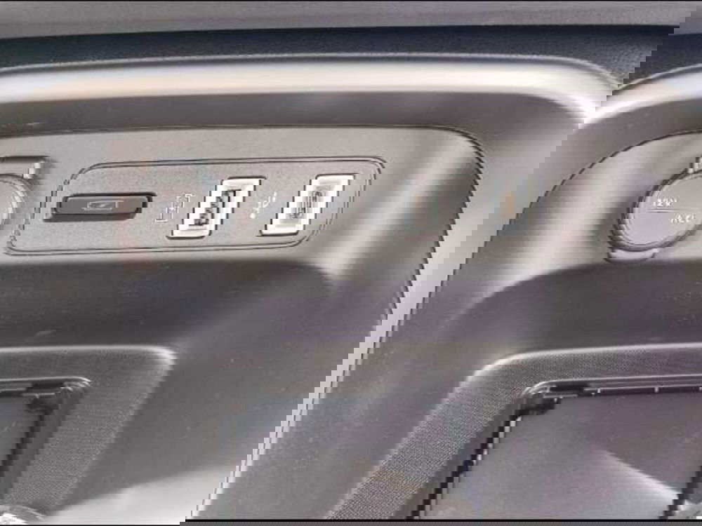 Jeep Avenger nuova a Roma (16)